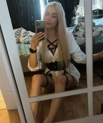 У меня опытные руки и нежные прикосновения, которые оставят тебя в безумной блаженстве. Живу в Москве, городе страсти и возможностей. У меня есть шикарные фото, которые подтвердят мою естественную привлекательность. Я гарантирую тебе полное расслабление и удовлетворение всех своих клиентов. Возможностей у меня множество, на любой вкус и предпочтение. Позволь себе провести ночь вместе со мной и ты поймешь, что настоящее удовольствие только в моих объятьях. Оставь обзор о встрече и получи скидку на следующую встречу. Жду тебя! 💋 Вика